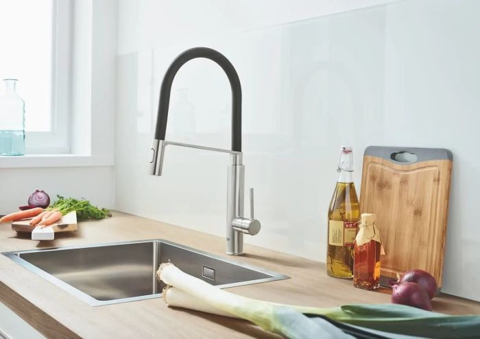 Змішувач для кухні Grohe Viamo, довж.виливу - 235мм, поворотний/гнучкий, 1важіль, хром
