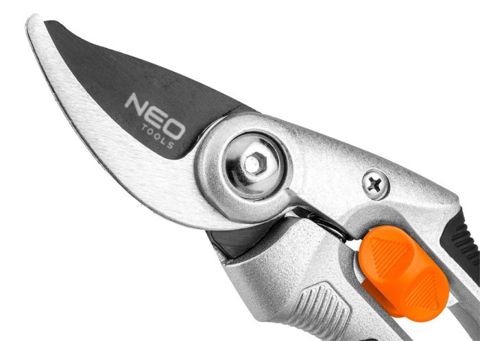 Секатор плоскостной Neo Tools, d реза 20мм, 210мм, 228г