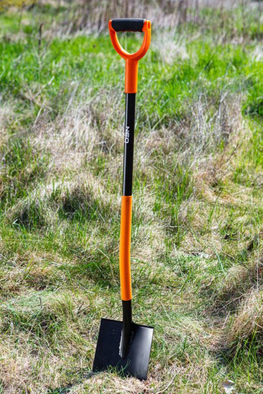 Лопата штикова Neo Tools, руків'я металеве D-подібне, 125см, 2.28кг
