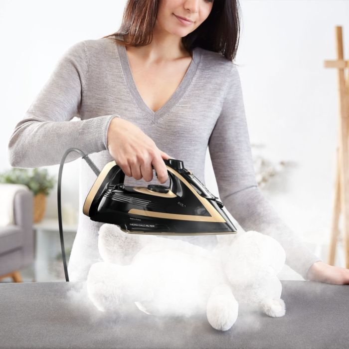 Утюг Tefal Puregliss, 3000Вт, 270мл, паровой удар -280гр, постоянный пар - 50гр, керам. подошва, черно-медный
