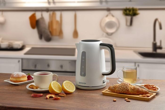 Електрочайник Gorenje 1.7л, Strix контроль, пластик, білий