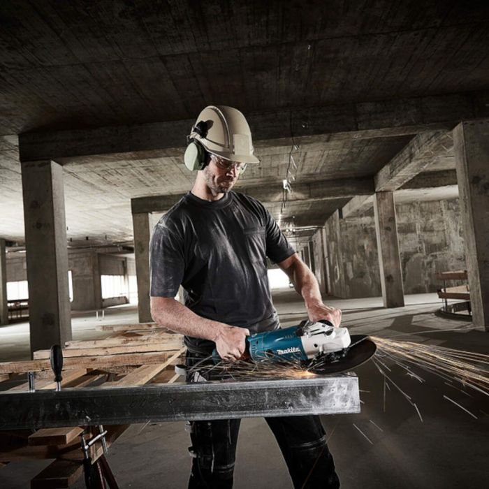 Шлифмашина угловая Makita GA 9020 RF, 230мм, 2200Вт, 6600 об/мин, плавн.пуск, 5.8 кг