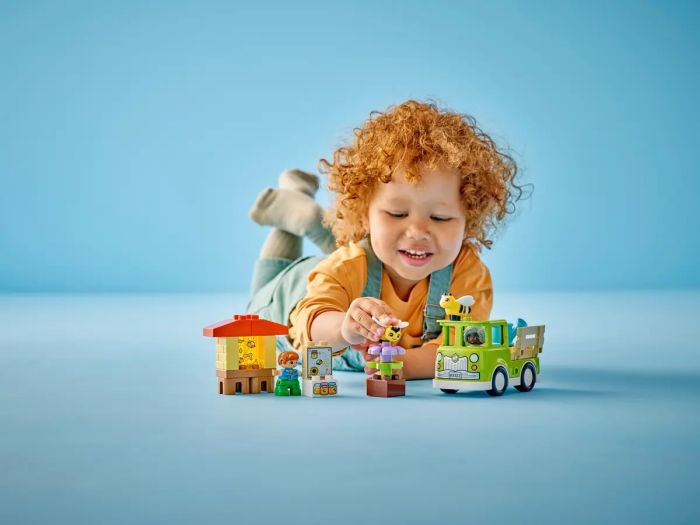 Конструктор LEGO DUPLO Town Уход за пчелами и ульями