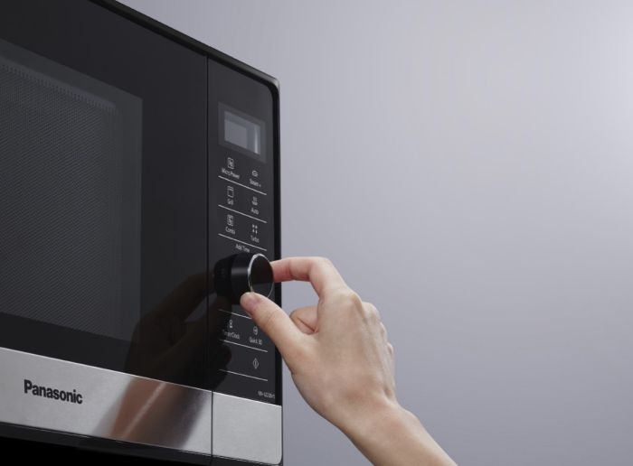 Мікрохвильова піч інверторна з грилем Panasonic, 23л, 1000Вт, дисплей, чорний