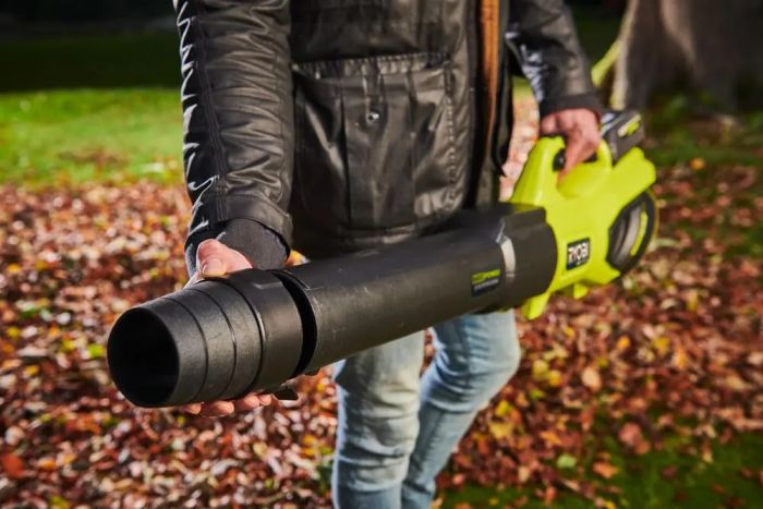 Воздуходув садовый аккумуляторный Ryobi Max Power RY36BLXB-0 36В 306км/ч 3кг без АКБ и ЗУ