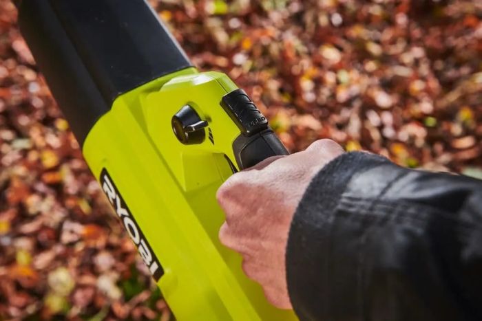 Воздуходув садовый аккумуляторный Ryobi Max Power RY36BLXB-0 36В 306км/ч 3кг без АКБ и ЗУ