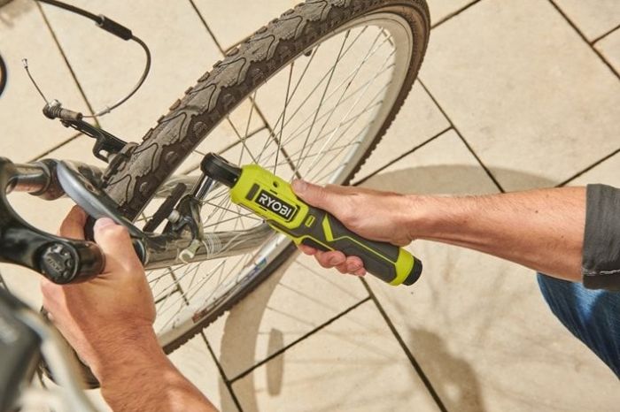 Тріскачка акумуляторна Ryobi USB Lithium RR14W4-0 4В 210об/хв 8Нм 1/4" 0.5кг без АКБ та ЗП