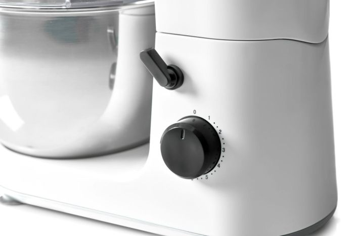 Кухонная машина Gorenje 600Вт, чаша-металл, корпус-пластик, насадок-3, белый