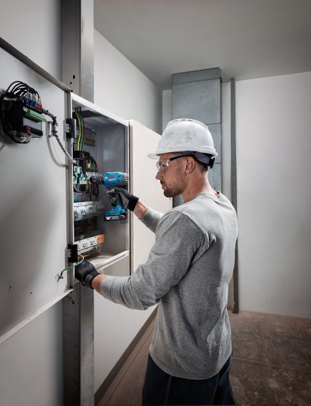 Шурупокрут-дриль ударний акумуляторний Bosch Professional GSB 183-LI 18В 1х2А·год 21-56Нм 374-1815об/хв кейс 1.2кг