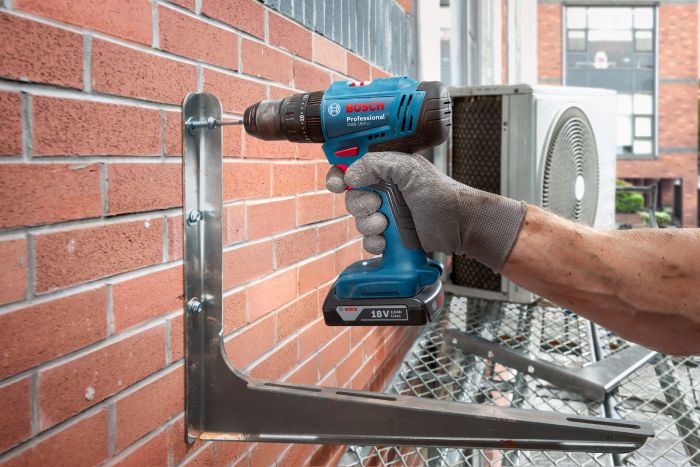 Шуруповерт-дрель ударная аккумуляторная Bosch GSB 183-LI 18В 1х2А·час 21-56Нм 374-1815об·мин кейс 1.2кг