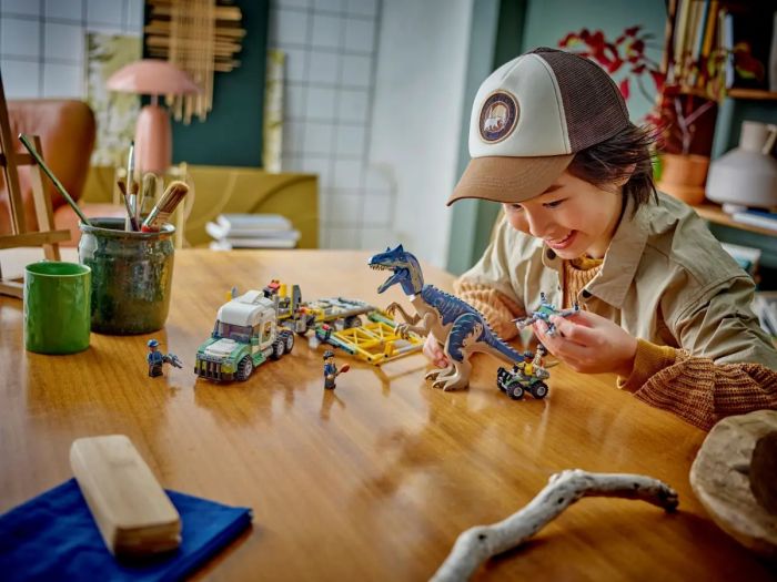 Конструктор LEGO Jurassic World Миссии динозавров: Грузовик для перевозки алозавра