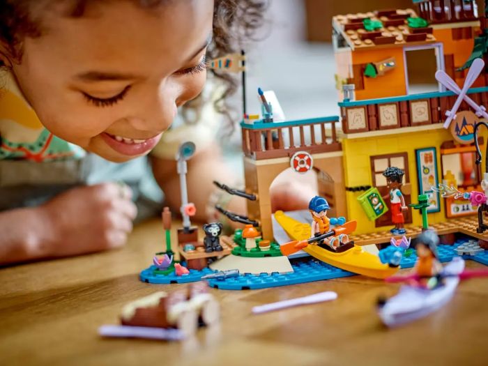 Конструктор LEGO Friends Водные виды спорта в лагере приключений