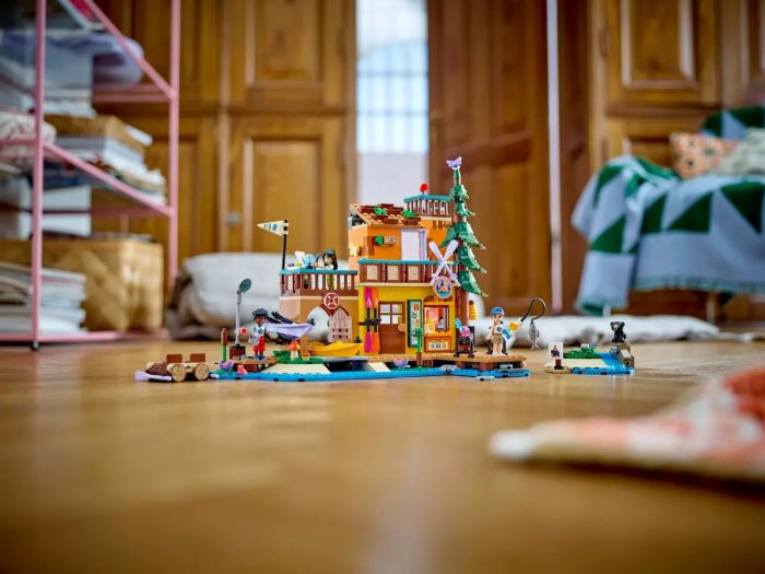 Конструктор LEGO Friends Водные виды спорта в лагере приключений