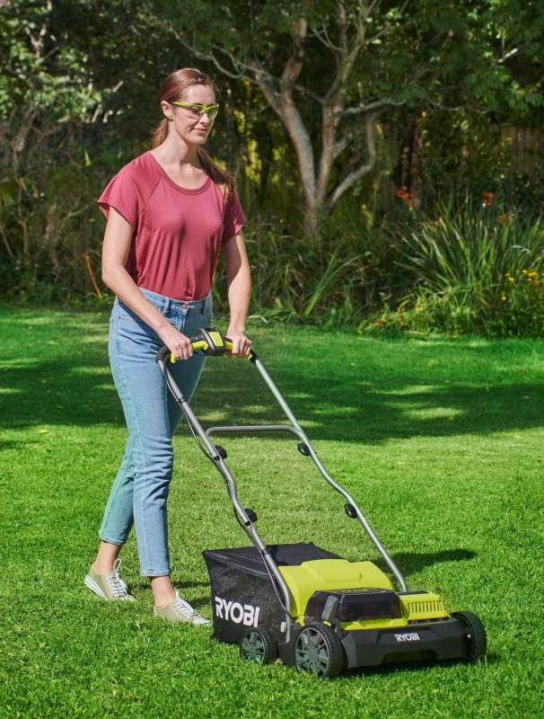 Аератор-скарифікатор акумуляторний Ryobi ONE+ RY18SFX35A-240 18В акб 2х4А·год 35см 55л 10кг