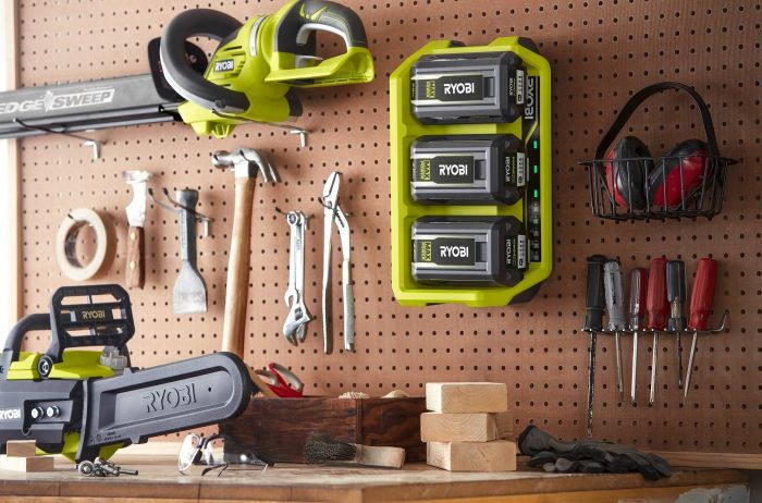 Зарядний пристрій Ryobi Max Power RY36C3PA 36В 4А трипортовий