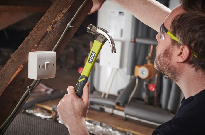 Молоток столярный Ryobi RHHCC450 450г магнитный держатель рукоятка стекловолокно