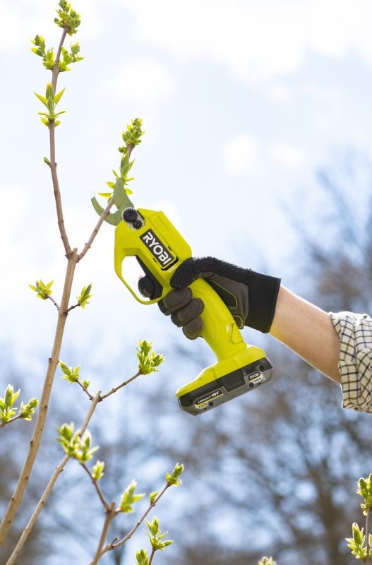Секатор акумуляторний Ryobi ONE+ RY18SCA-0 18В d різа 25мм 0.74кг без АКБ та ЗП