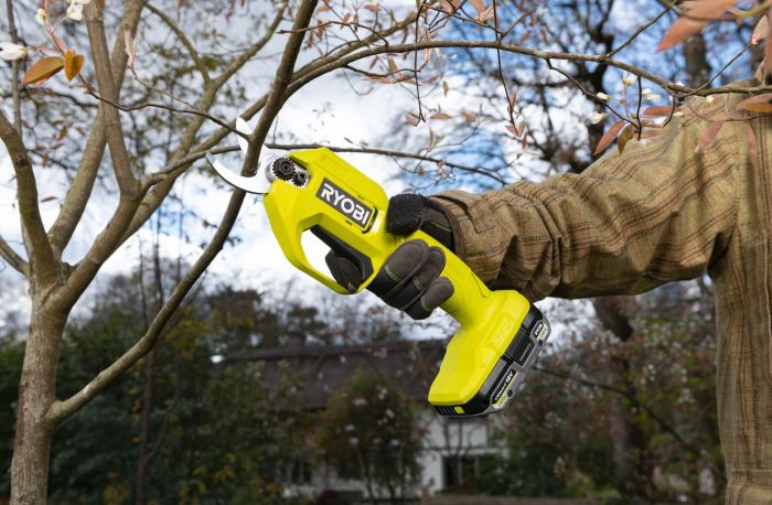 Секатор акумуляторний Ryobi ONE+ RY18SCA-0 18В d різа 25мм 0.74кг без АКБ та ЗП