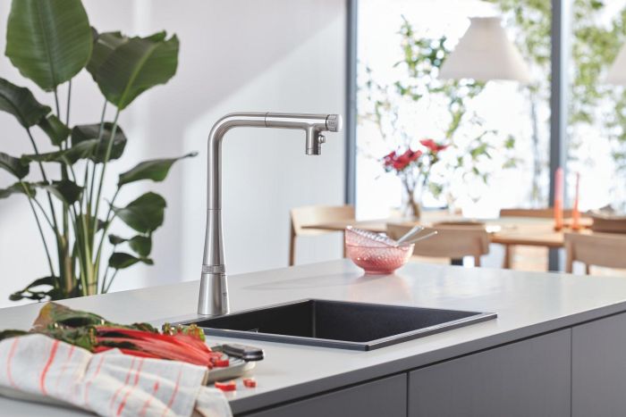 Смеситель для кухни Grohe Scala, дл.излива - 200мм, поворотный, вытяжной, вентиль + кнопка, супер сталь
