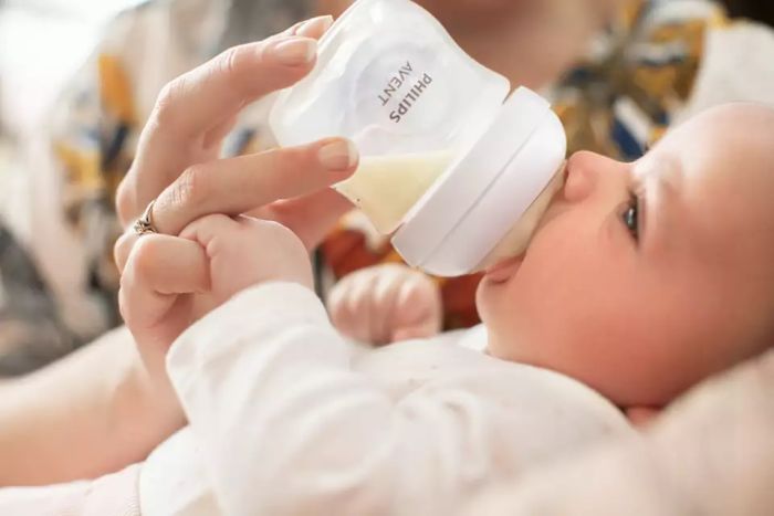 Соска Avent Natural 3міс+, силіконова, Природний потік, середній потік, 2шт