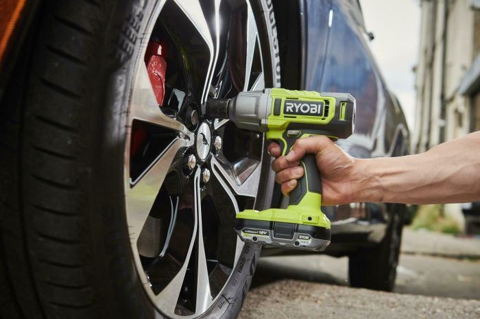 Гайковерт ударний акумуляторний Ryobi ONE+ RIW18-1C20SA3 18В АКБ 1х2А·год 2600об/хв 800Нм 1/2" 3 швидкості 1.7кг сумка