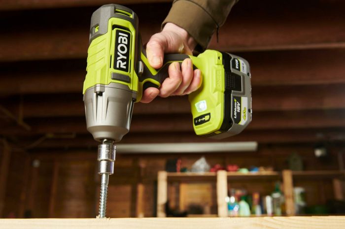 Гайковерт ударний акумуляторний Ryobi ONE+ RIW18-1C20SA3 18В АКБ 1х2А·год 2600об/хв 800Нм 1/2" 3 швидкості 1.7кг сумка