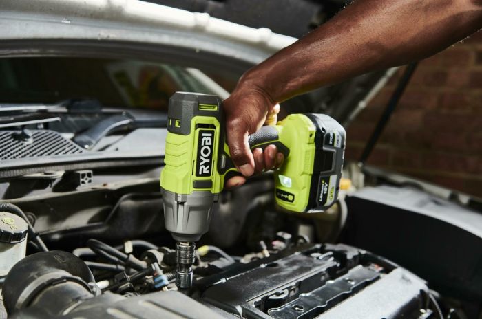 Гайковерт ударний акумуляторний Ryobi ONE+ RIW18-1C20SA3 18В АКБ 1х2А·год 2600об/хв 800Нм 1/2" 3 швидкості 1.7кг сумка