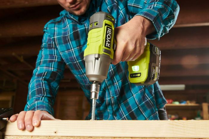 Гайковерт ударний акумуляторний Ryobi ONE+ RIW18-1C20SA3 18В АКБ 1х2А·год 2600об/хв 800Нм 1/2" 3 швидкості 1.7кг сумка