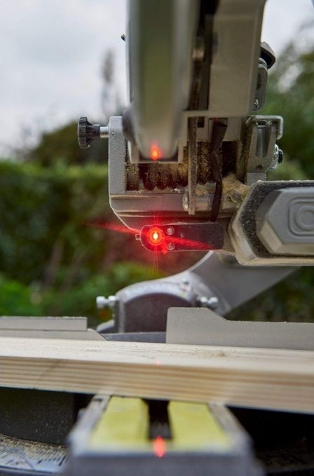 Пила торцовочная аккумуляторная Ryobi ONE+ R18MS216-0 18В диск 216мм лазер 14.4кг без АКБ и ЗУ