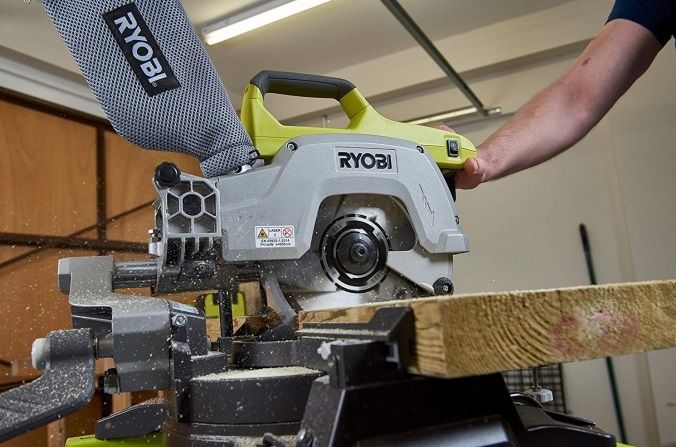 Пила торцовочная аккумуляторная Ryobi ONE+ R18MS216-0 18В диск 216мм лазер 14.4кг без АКБ и ЗУ