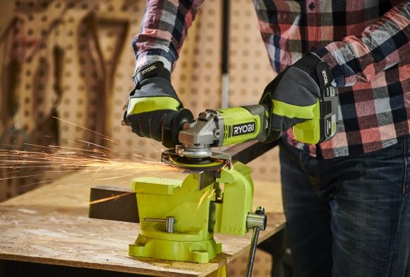 Шліфмашина кутова акумуляторна Ryobi ONE+ RAG18125-1C40S 125мм 18В 1х4А·год 9000об/хв 2.2кг сумка
