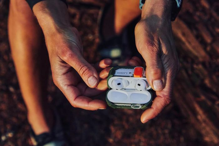 Чехол UAG для AirPods (Gen 4, 2024), Plasma, Olive Drab