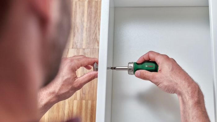 Викрутка Bosch з тріскачкою 6 насадок