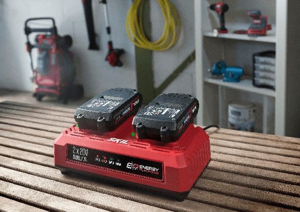 Зарядний пристрій SKIL 3128 AA 20В 2.4А двопортовий 0.9кг