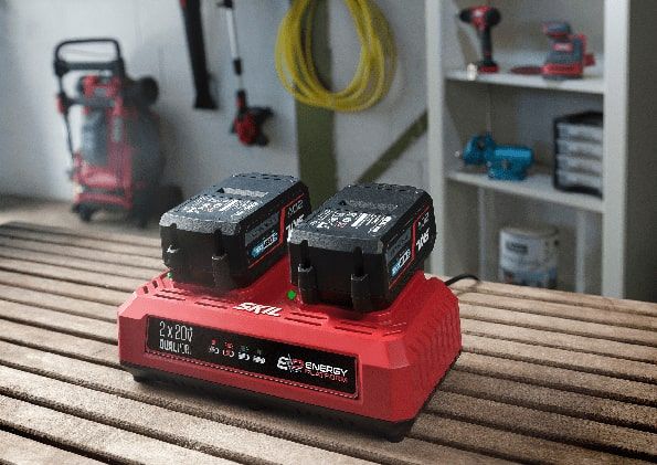 Зарядний пристрій SKIL 3128 AA 20В 2.4А двопортовий 0.9кг
