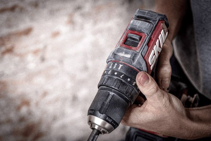 Шуруповерт-дрель ударная аккумуляторная SKIL 3075 CA Compact 20В 1х2.5А·час 60Нм 500·180об·мин 0.9кг