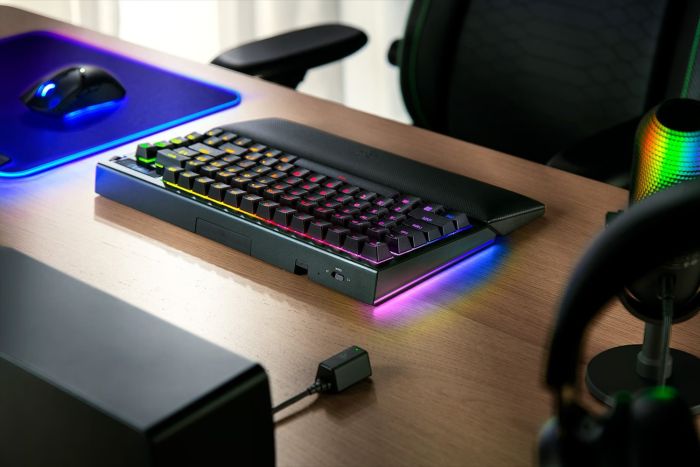 Клавиатура механическая Razer BlackWidow V4 Pro 75%, 81key, Mechanical Switches Gen-3, USB-A/WL/BT, EN, RGB, чёрный