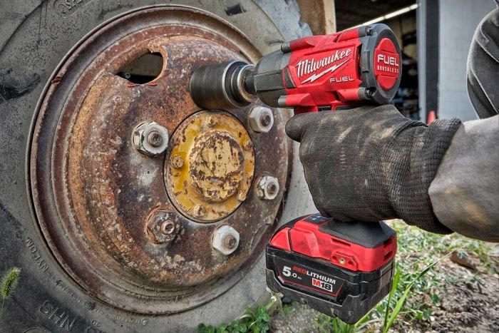 Гайковерт ударный аккумуляторный Milwaukee M18 FMTIW2F12-502X 18В АКБ 2х5А·час 0-2575об·мин 881Нм 1/2" ЗП M12-18FC кейс 6.28кг