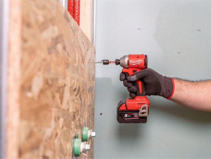 Винтоверт ударный аккумуляторный Milwaukee M18 BLIDRC-0 18В 0-3600об·мин 190Нм 1.3кг без АКБ и ЗП