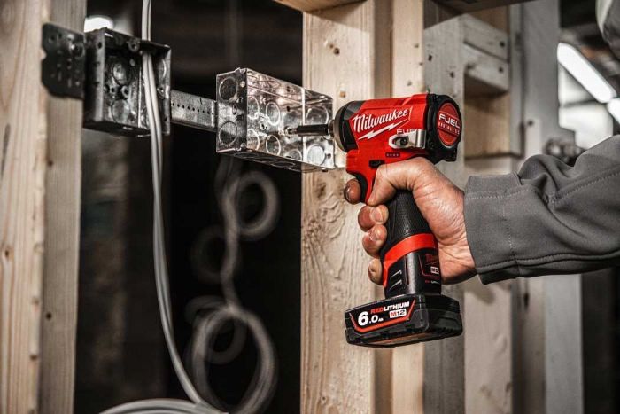 Вертолет ударный аккумуляторный Milwaukee M12 FID2-0 12В 3600об·мин 170Нм 1/4" 1.09кг без АКБ и ЗП