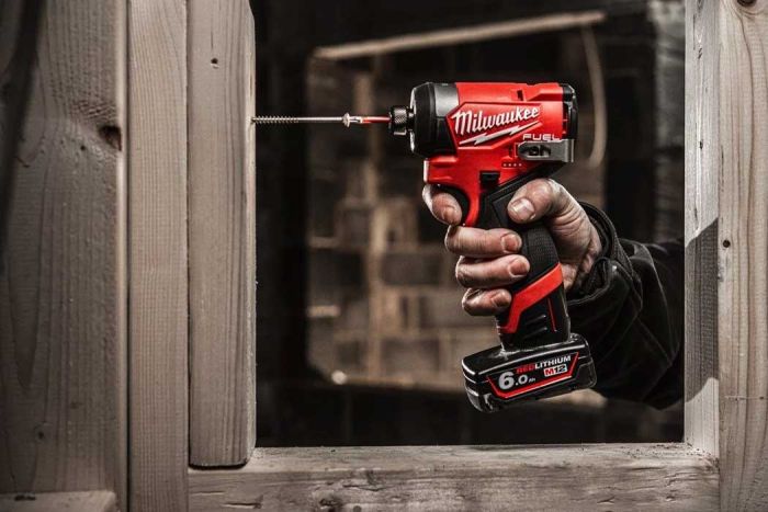 Вертолет ударный аккумуляторный Milwaukee M12 FID2-0 12В 3600об·мин 170Нм 1/4" 1.09кг без АКБ и ЗП