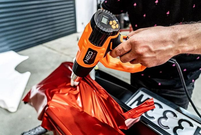 Фен будівельний Neo Tools 2000Вт 70-600°C 300/500л/хв 0.77кг