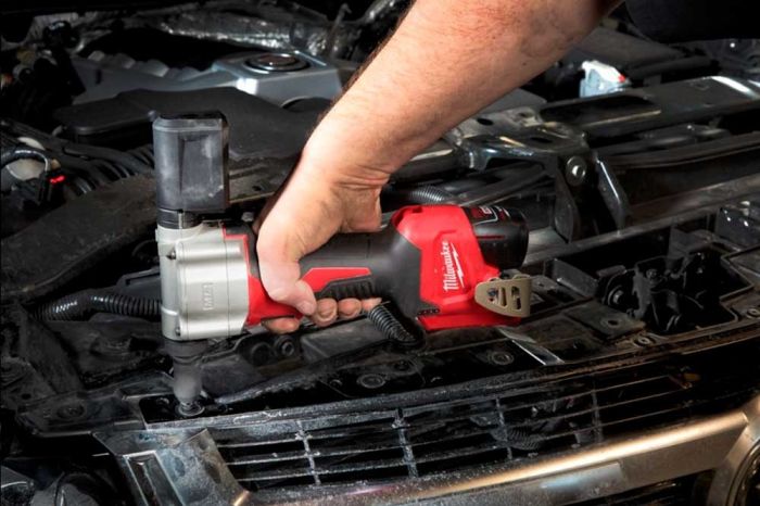 Заклепочник аккумуляторный Milwaukee M12 BPRT-201X 12В АКБ 1x2А·час ЗП C12C 2.4мм 3.2мм 4.0мм 4.8мм 2.1кг кейс