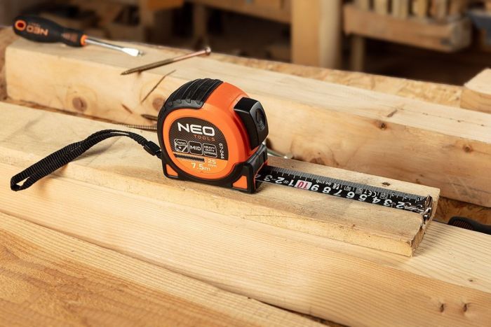 Рулетка Neo Tools Super Black, 7.5мx25мм, с фиксатором сматывания, магнит