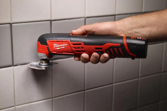 Многофункциональный инструмент реноватор Milwaukee C12 MT-0 18В 20000об·мин 0.8кг без АКБ и ЗП