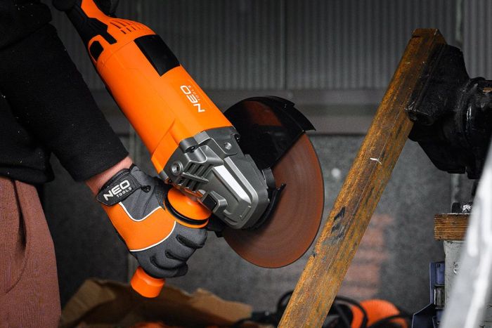 Шлифмашина угловая Neo Tools 230мм 3000Вт 6600об·мин 5.6кг