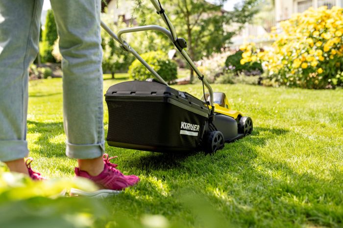 Газонокосарка акумуляторна Karcher LMO 2-18 Battery 18В 32см 25-60мм без АКБ та ЗП