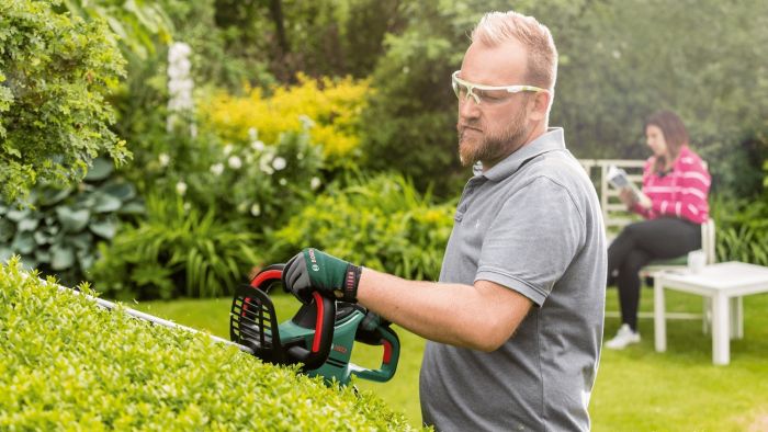 Кущоріз Bosch UniversalHedgeCut 50 480Вт 50см крок різу 26мм 3.67кг