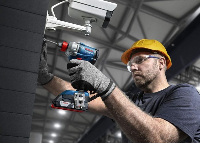 Гайковерт ударний Bosch Professional GDX 18V-285 18В 2x4А·год до 3600об/хв 285Нм квадрат 1/2" ЗП кейс 1.1кг