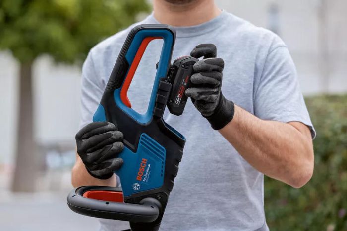Кущоріз акумуляторний Bosch Professional GHE 18V-60 18В 60мм крок різу 23мм 2.3кг без АКБ та ЗП